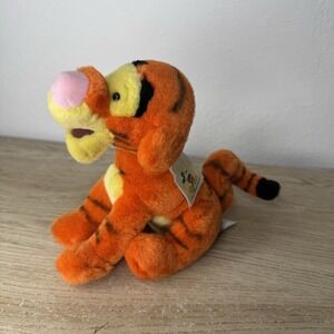 Winnie The Pooh Tigger Plush Walt Disney World Parks Bean Bag Stuffy NWT Tiger